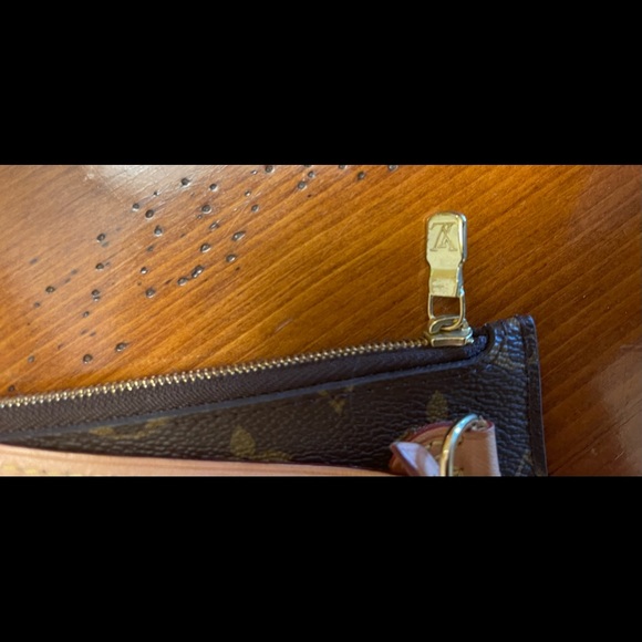 Louis Vuitton Neverfull MM Pouch - Picture 7 of 10